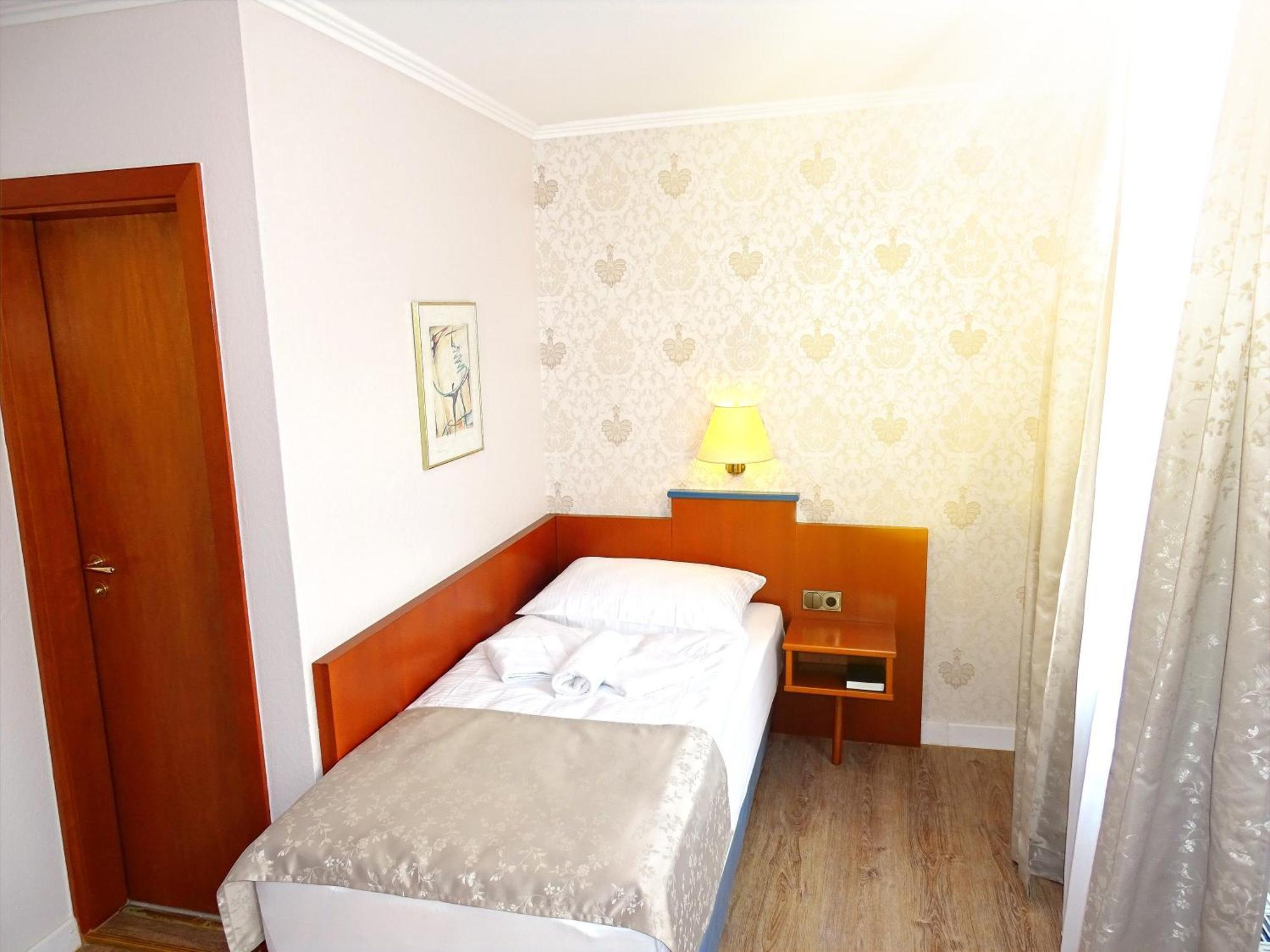Hotel Kolossos Duesseldorf - Neuss Rum bild
